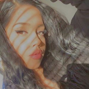 Meet your Posher, Gia